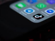 Приложението TikTok на смартфон