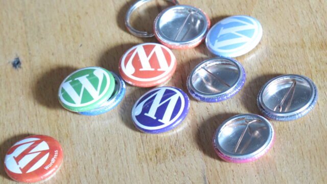 Значки с логото на WordPress в различни цветове