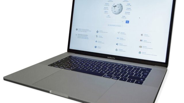 15-инчов MacBook Pro от края на 2016 г. с Touch Bar