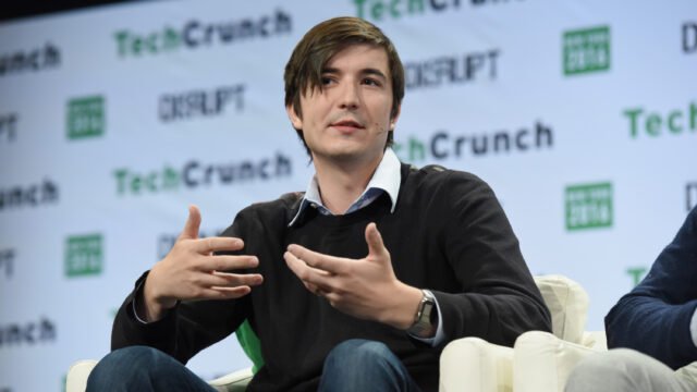 Съоснователят на Robinhood Влад Тенев говори на сцената на TechCrunch Disrupt NY 2016