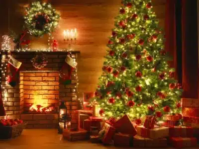 Как да украсим Коледната елха