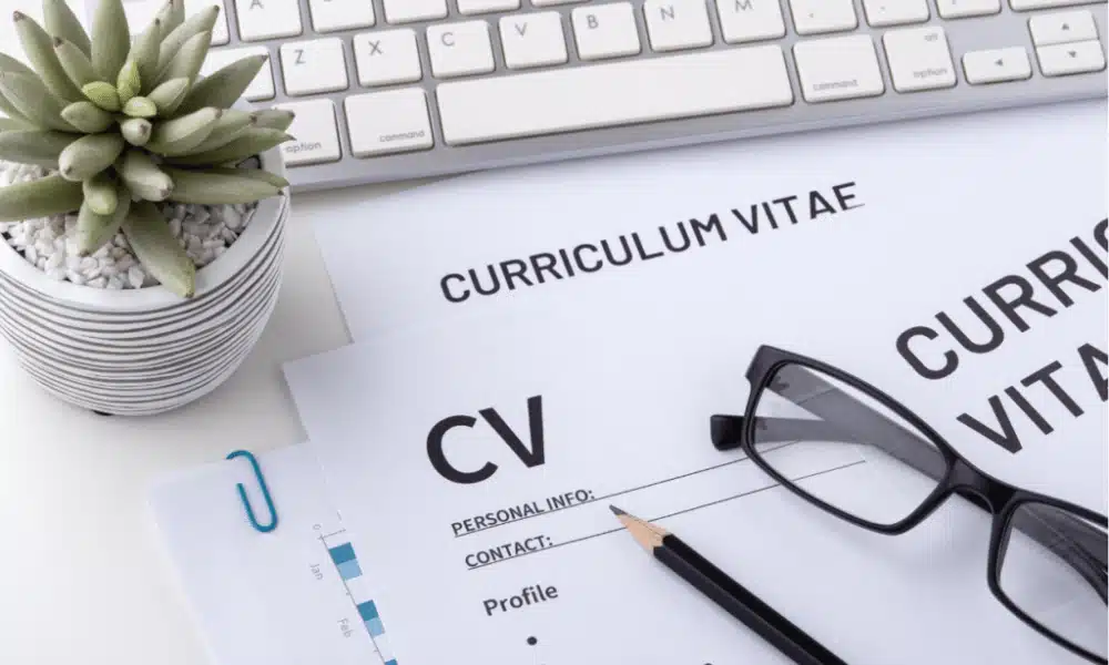 CV преди и сега: как се промени писането на автобиография и как AI помага днес