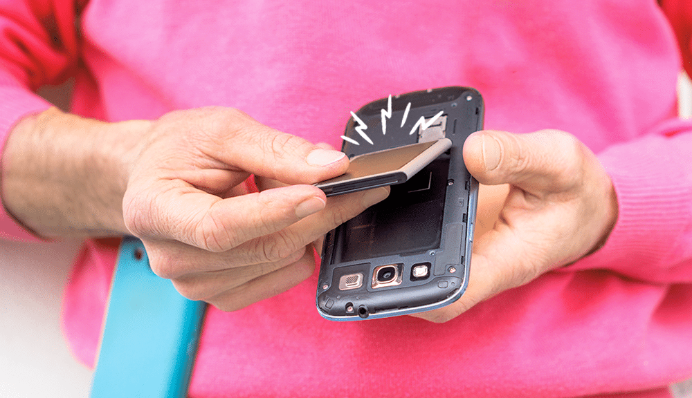 ЕС въвежда нови правила за батериите в смартфоните