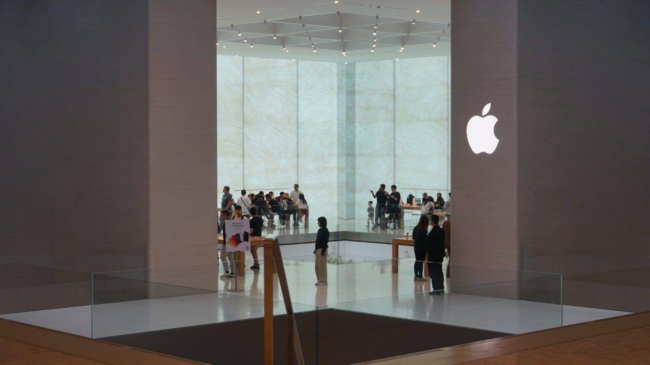 Магазин на Apple в Макао, Китай – Apple печели дял на китайския пазар на смартфони през третото тримесечие