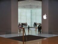 Магазин на Apple в Макао, Китай – Apple печели дял на китайския пазар на смартфони през третото тримесечие