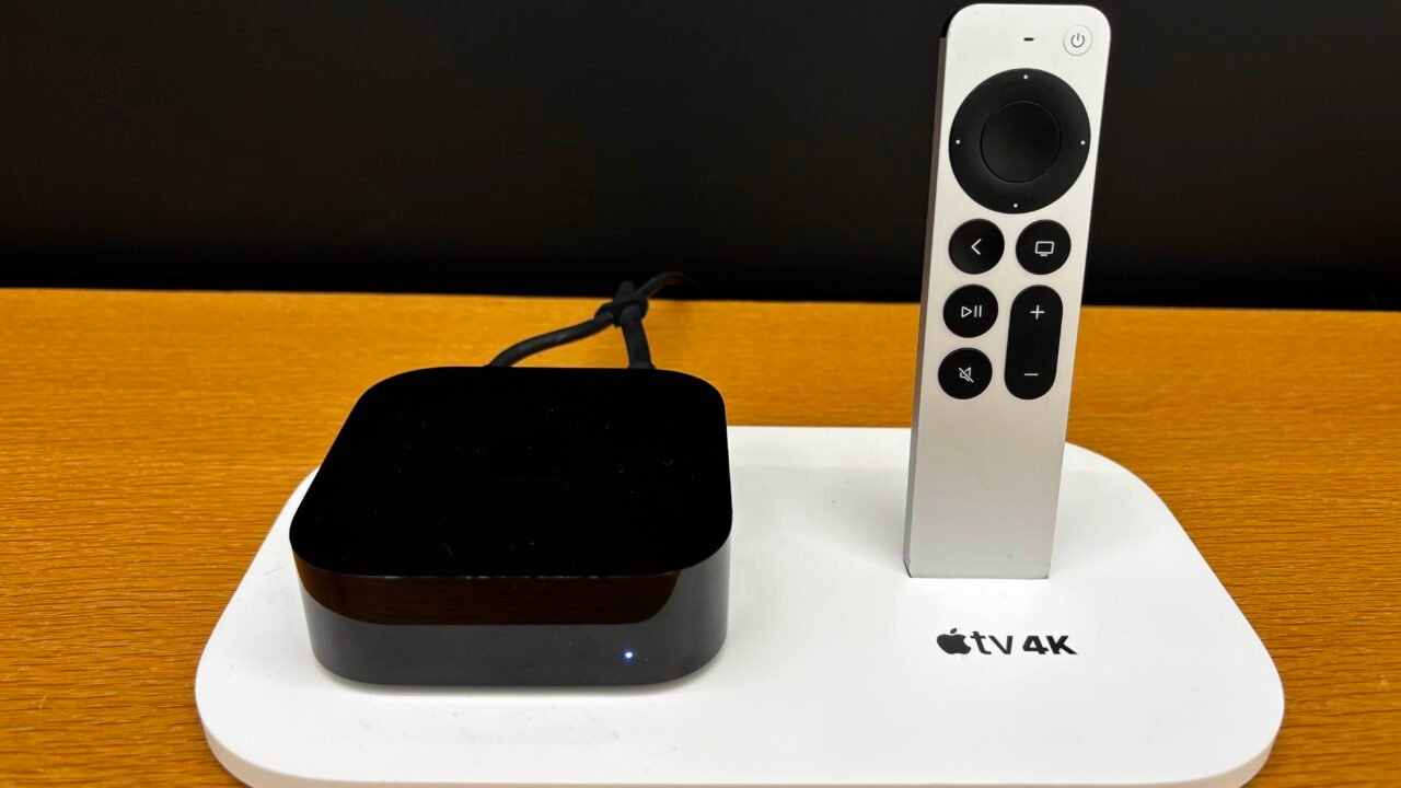 Apple TV 4K с дистанционно – един от хъбовете за Apple Home и AI обобщения на камери