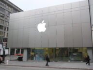 Фасада на магазин на Apple – спорът Epic срещу Apple за комисионните в App Store