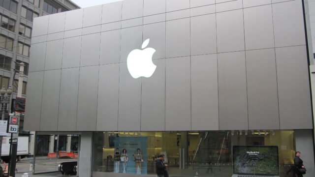 Фасада на магазин на Apple – спорът Epic срещу Apple за комисионните в App Store