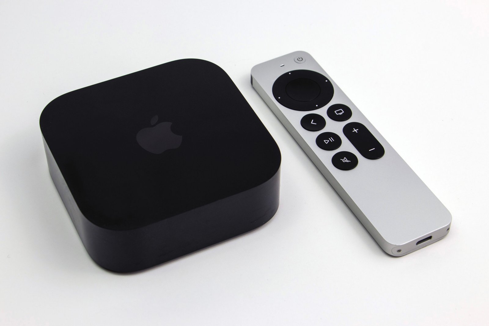 Apple TV 4K от 2022 г. със Siri Remote с USB-C – моделът, който новият Apple TV 4K наследява