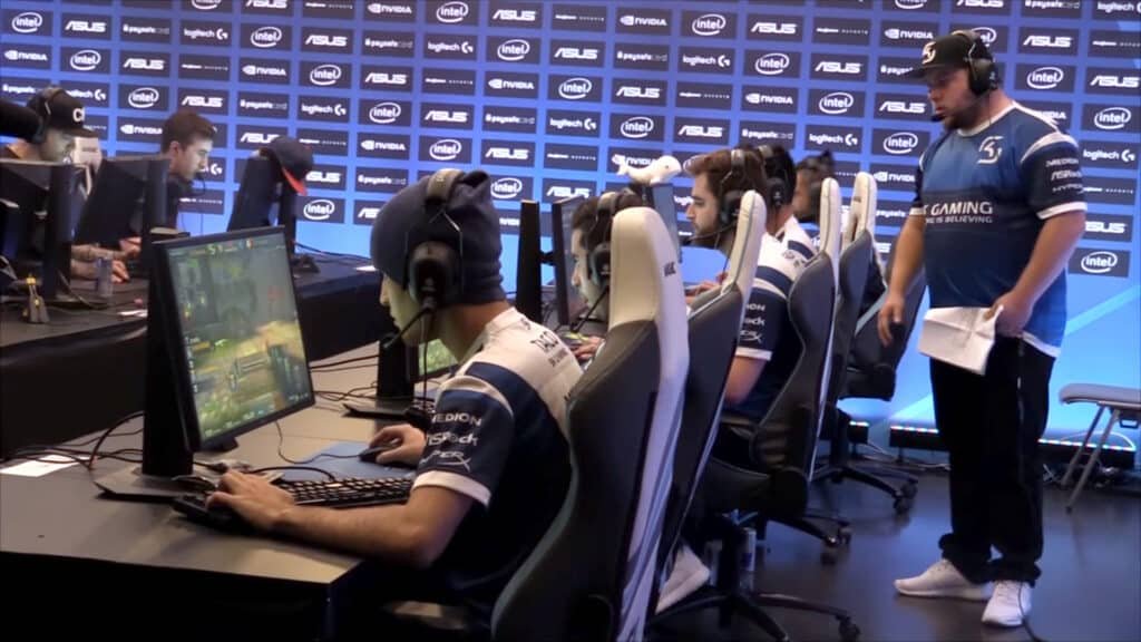Esports мач между SK Gaming и G2 на ESL One Cologne