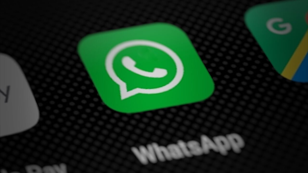 Иконата на WhatsApp на екрана на смартфон – за фалшивия WhatsApp в Google Play