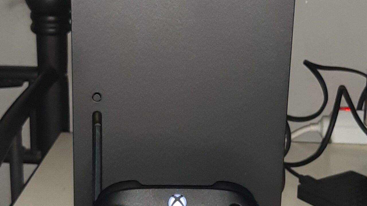 Конзола Xbox Series X с безжичен контролер – FSR 4.1 за Xbox