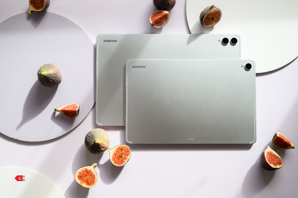 Galaxy Tab S12 Ultra и Tab S12+ един върху друг – сравнение на размерите на двата таблета
