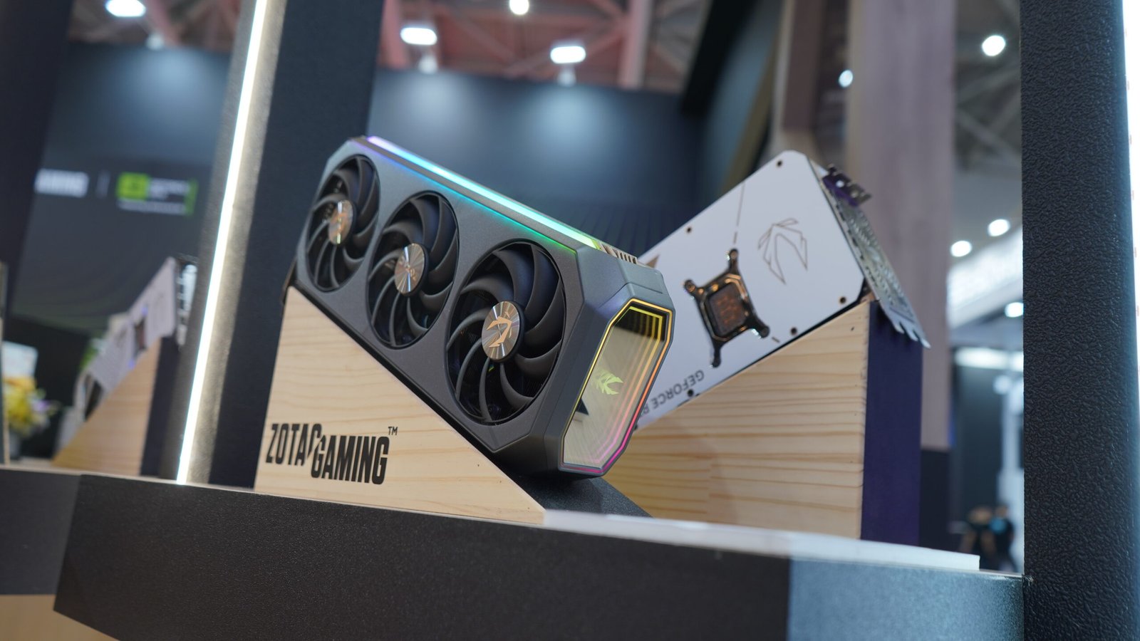 Видеокарти ZOTAC Gaming от серията GeForce RTX 50 на щанд на изложение