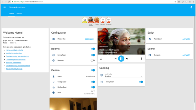 Екран на Home Assistant с табла за стаи, сцени и медиен плейър