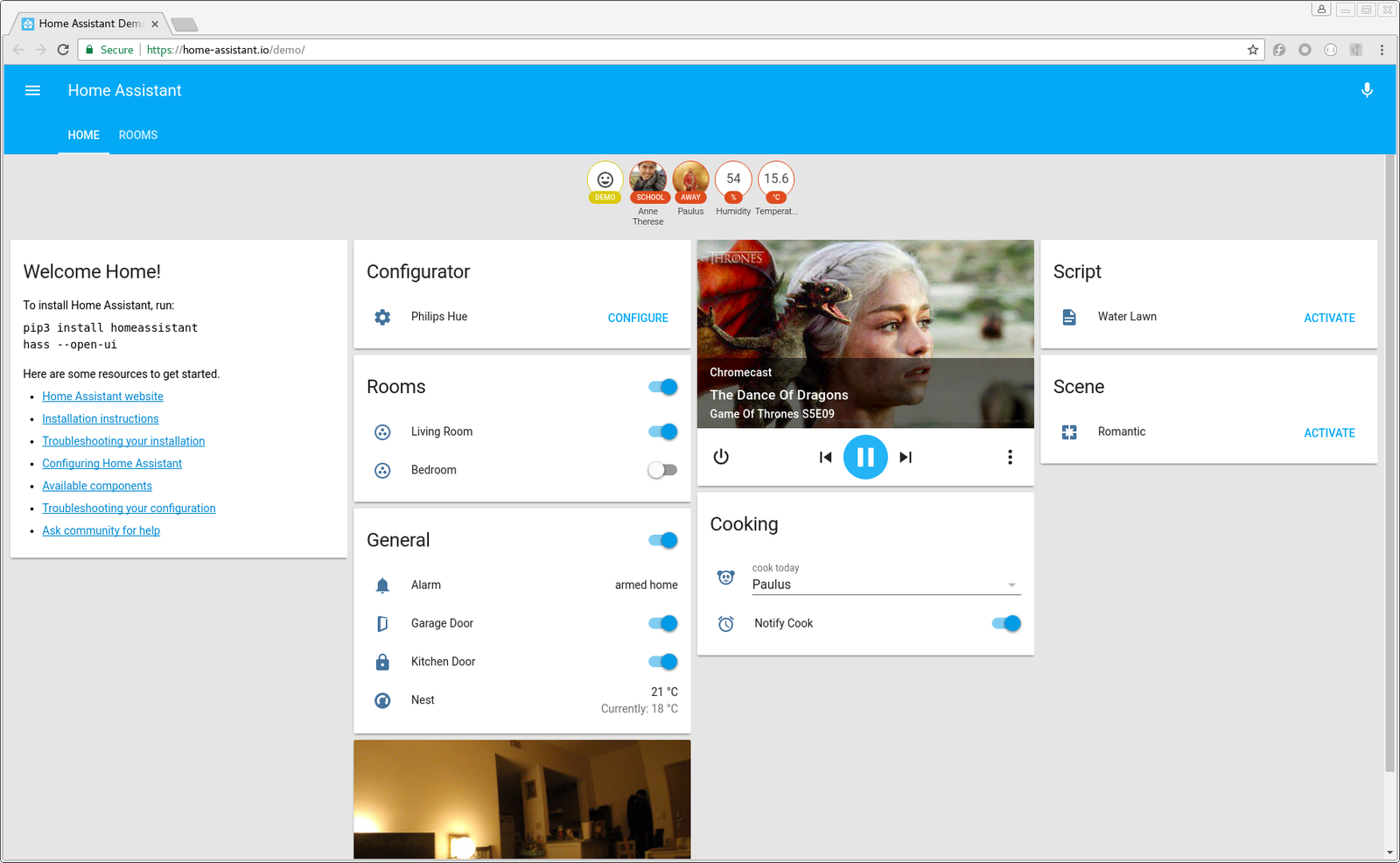 Екран на Home Assistant с табла за стаи, сцени и медиен плейър