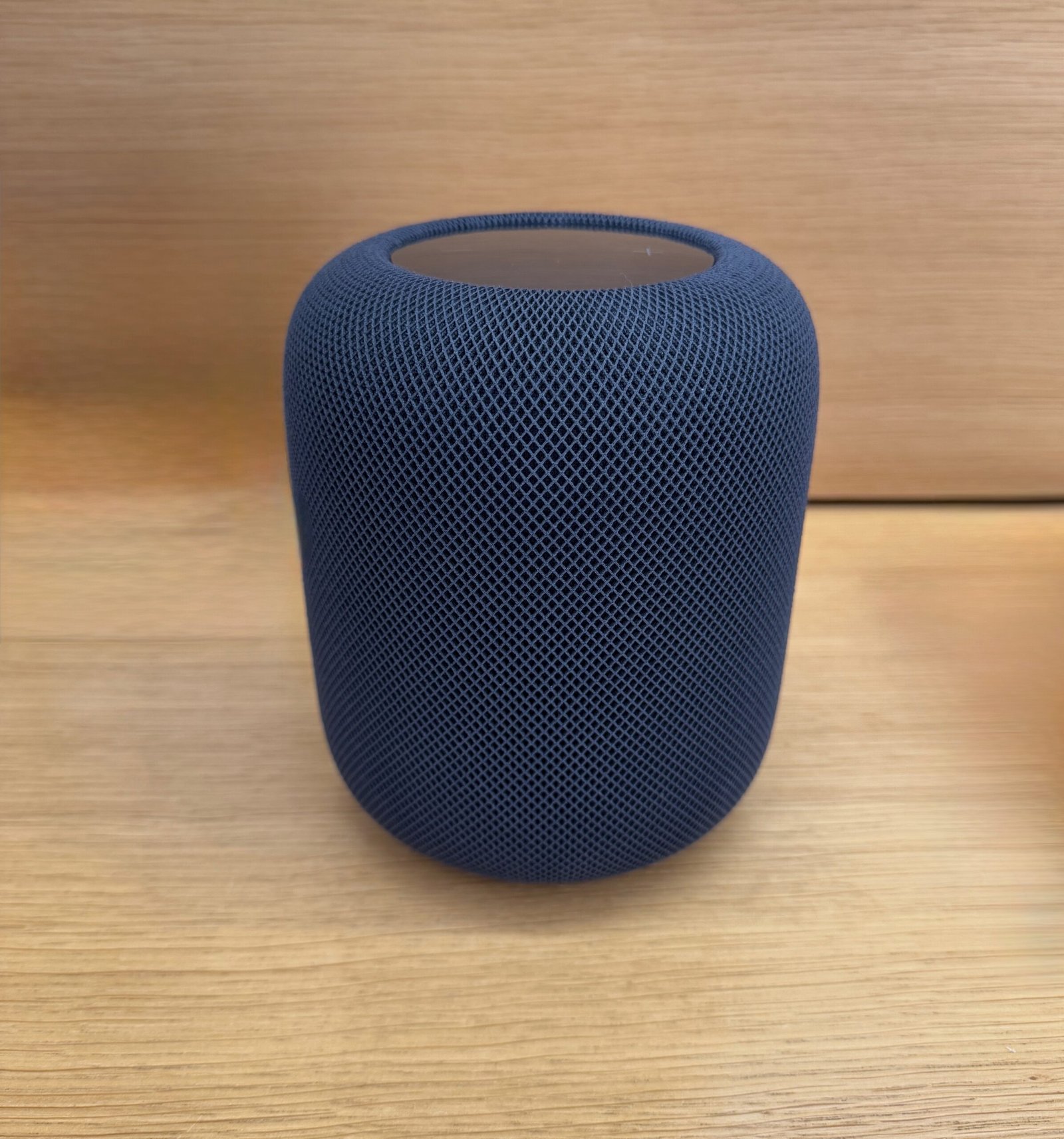 Колонка HomePod – безплатно обновление със Sound Glow и съраунд звук