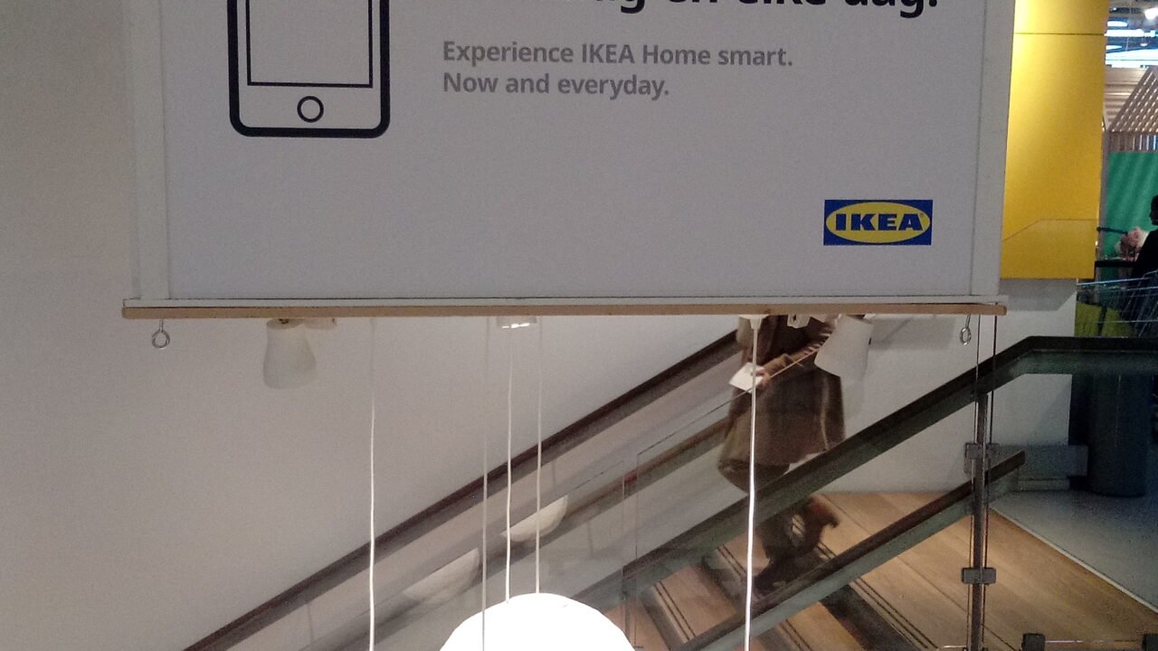 Табела IKEA Home Smart в магазин на IKEA – новите Matter сензори и дистанционни