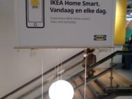 Табела IKEA Home Smart в магазин на IKEA – новите Matter сензори и дистанционни