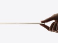 Новият iPad mini с 8,5-инчов OLED дисплей, видян отстрани – корпус с дебелина 5,4 mm
