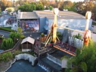 Атракцион по Mass Effect с банер Terra Nova и надпис N7 в парка California’s Great America – илюстрация към изтеклия трейлър на Mass Effect: Universe