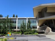 Седалището на Microsoft в Редмънд – компанията разби фишинг услугите YAM Store, CoGUI и Iron Man
