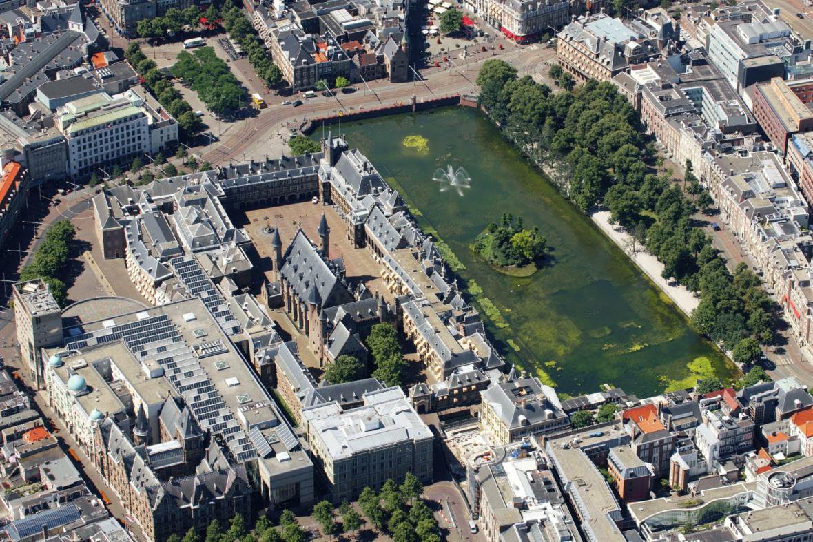 Въздушна снимка на Binnenhof в Хага, където заседават нидерландското правителство и парламент