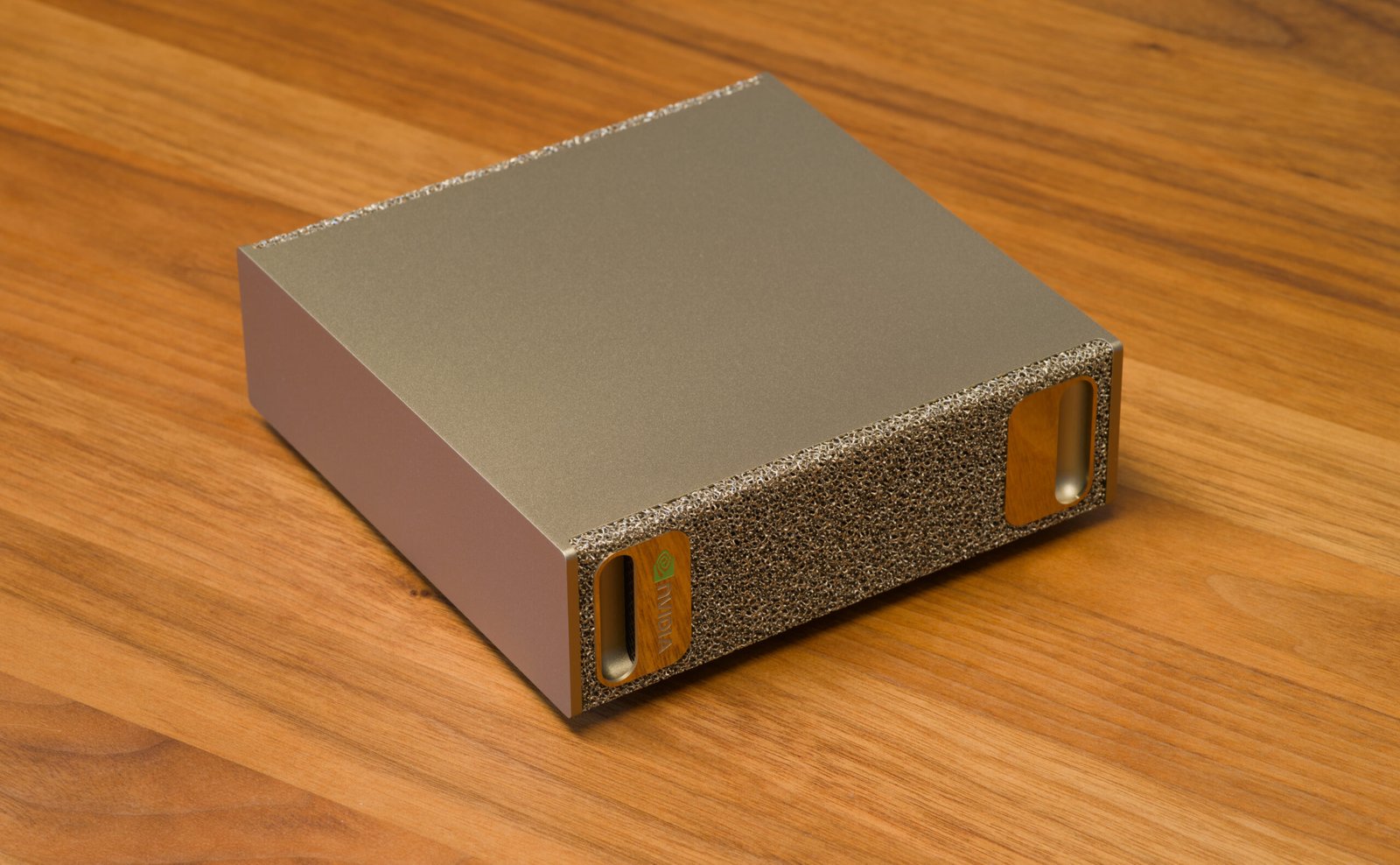 Nvidia DGX Spark, на който работят моделите Nemotron 3.5 Bolt