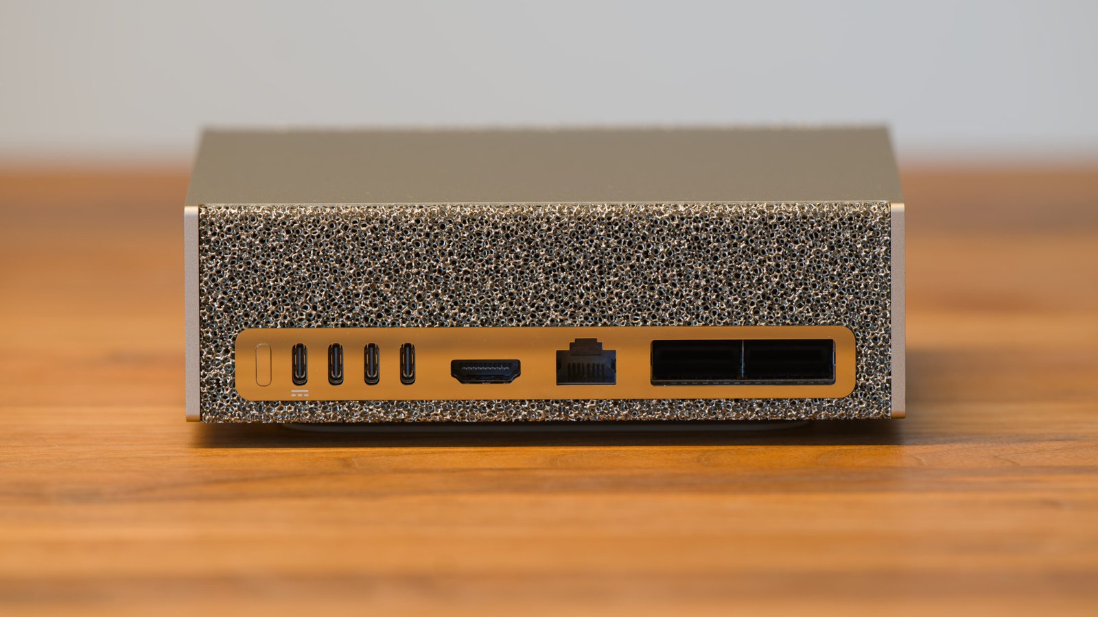 Портове на Nvidia DGX Spark – USB-C, HDMI и мрежови конектори