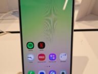 Samsung Galaxy A56 на витрина – смартфонът получава One UI 9 с Android 17