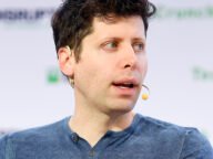 Сам Олтман, изпълнителен директор на OpenAI, който потвърди разработката на хуманоиден робот