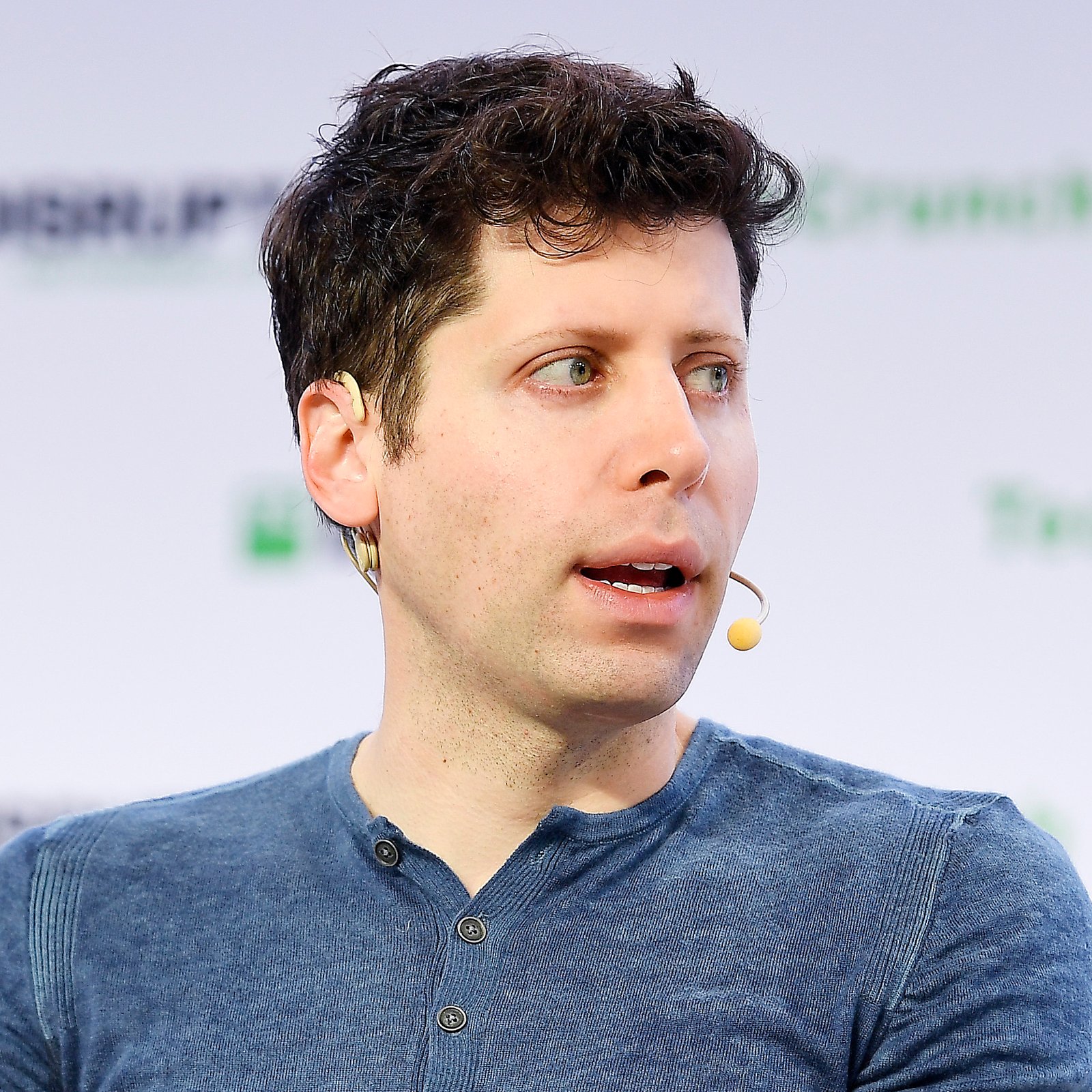 Сам Олтман, изпълнителен директор на OpenAI, който потвърди разработката на хуманоиден робот