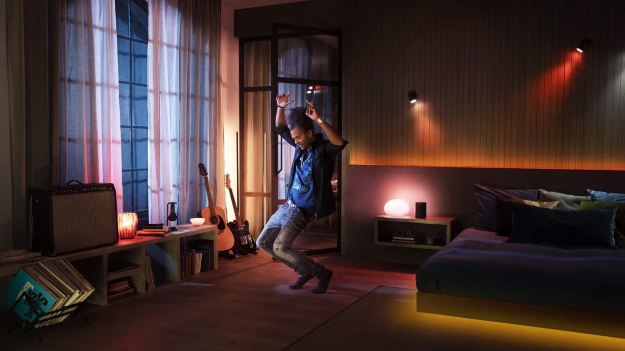 Цветно осветление Philips Hue, синхронизирано с музика от Spotify