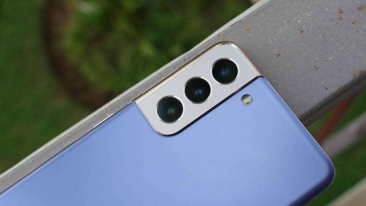 Камерите на Samsung Galaxy S21 – един от моделите, засегнати от глобата заради GOS