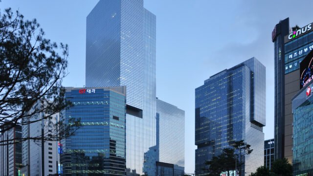 Небостъргачи в Сеул, в които са офисите на Samsung