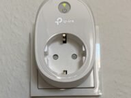 Умен Wi-Fi контакт TP-Link Kasa в стената – сигурност на умния дом