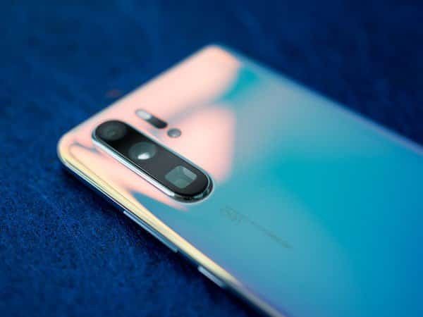 Гърбът на смартфон Huawei с четворна камера