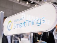 Табела „Works with SmartThings“ на щанд на изложение – SmartThings API става платен