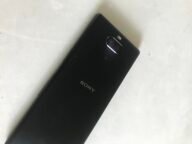 Гърбът на Sony Xperia 10 от първото поколение на серията, към която принадлежи Xperia 10 VI