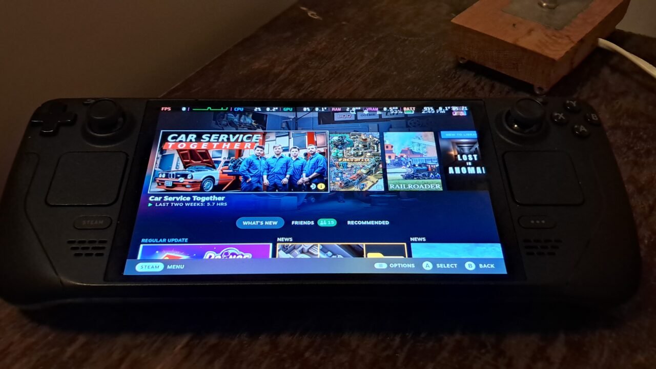 Steam Deck OLED с включен екран – ръчната конзола на Valve, за чийто наследник Steam Deck 2 се появиха слухове