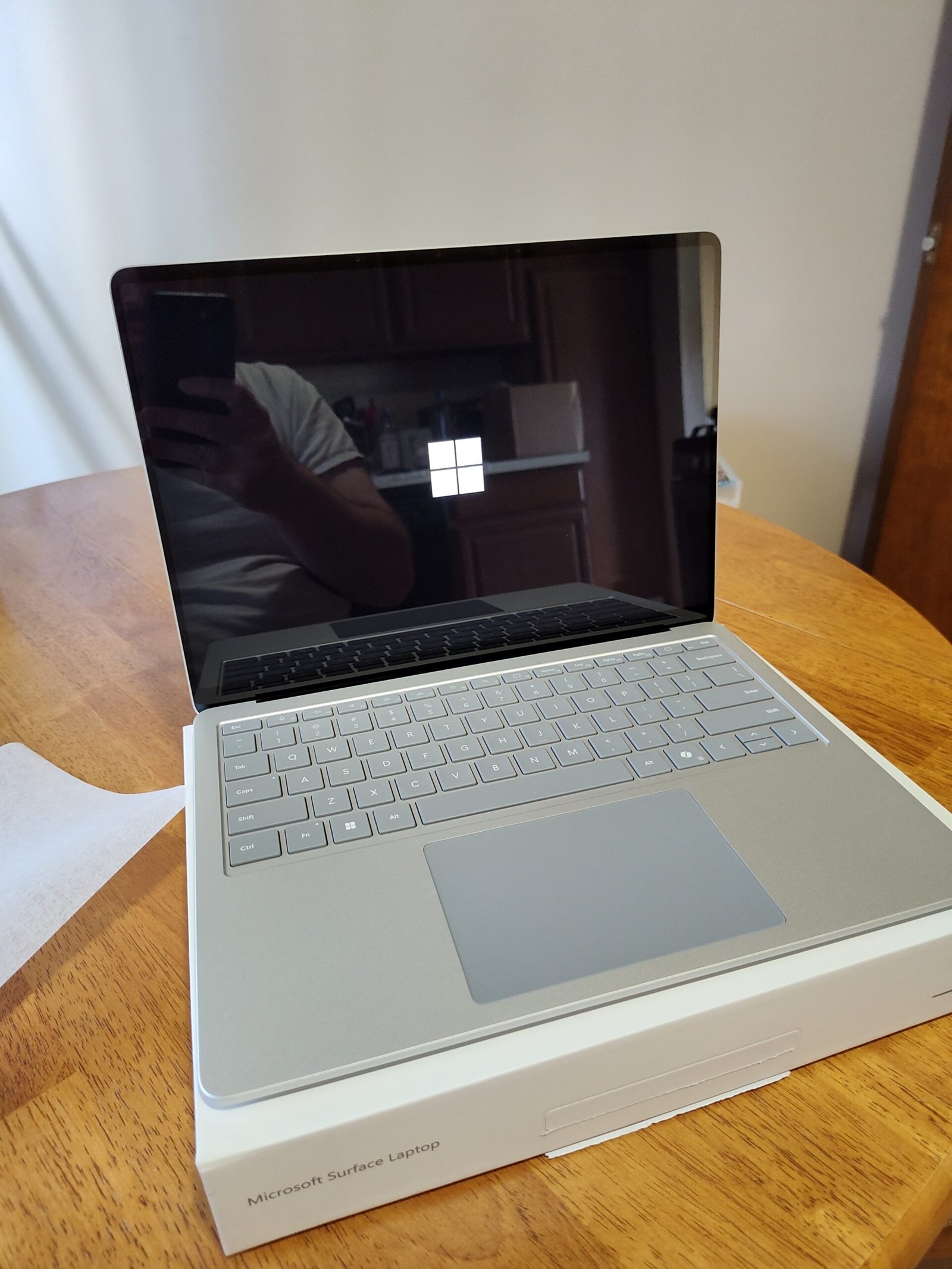 Лаптоп Microsoft Surface Laptop 7 – предишно поколение на линията, към която принадлежи Surface Laptop Ultra