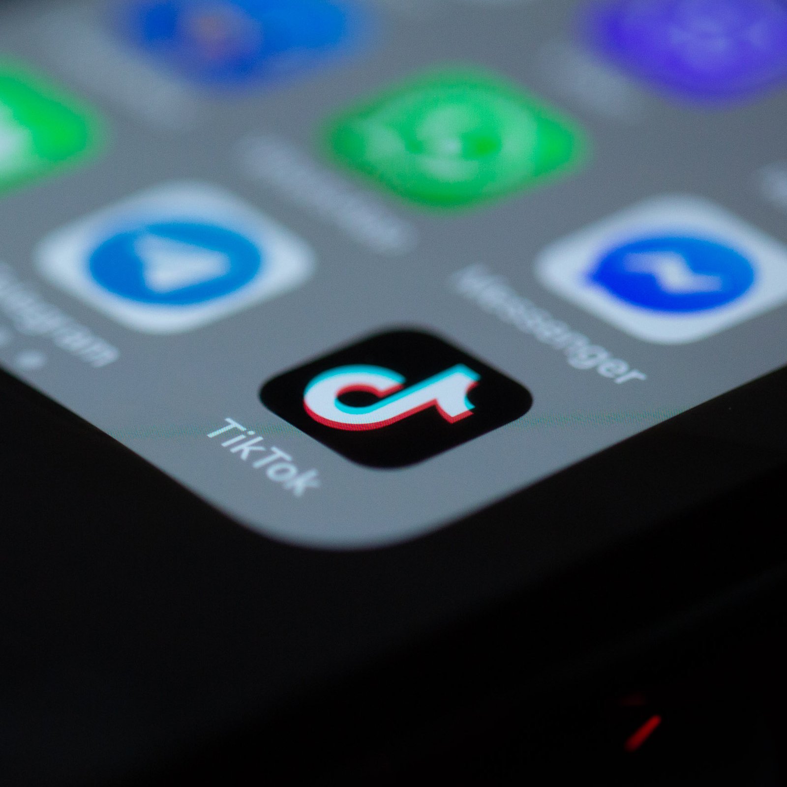 Иконата на TikTok на екрана на смартфон