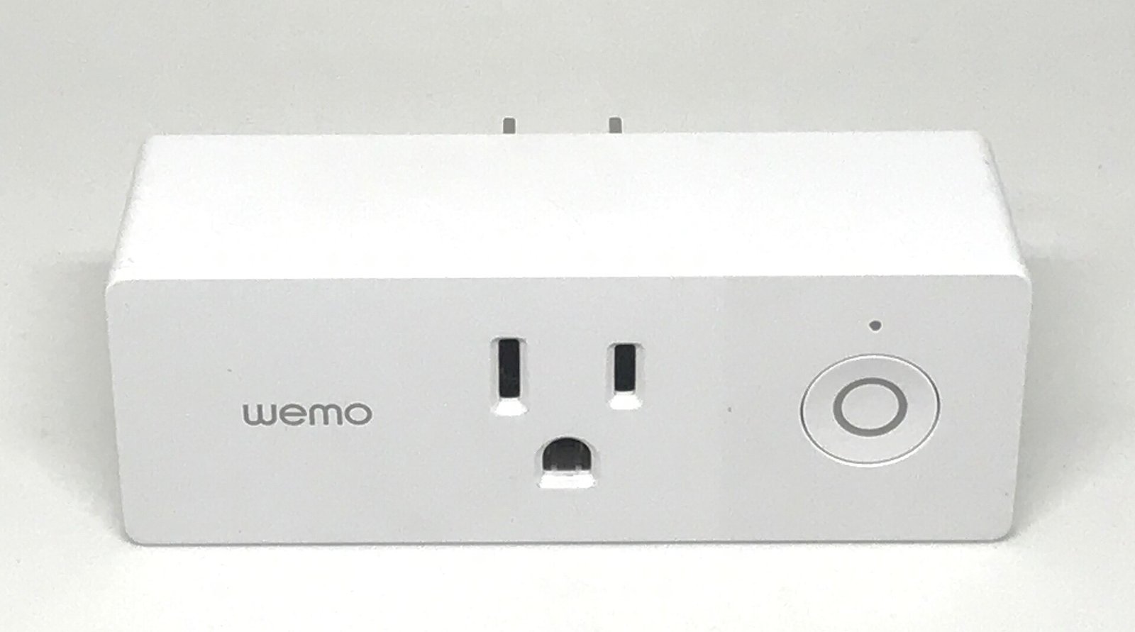 Умен контакт Wemo Mini (американски модел) с бутон за ръчно включване