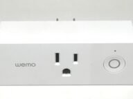 Умен контакт Wemo Mini – най-лесното устройство за умен дом под наем, без дупчене и монтаж