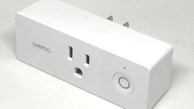 Умен Wi-Fi контакт Wemo Mini – устройство, което може да се включи в сцена за умния дом