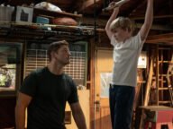 Крис Прат и Джуд Хил в кадър от филма Way of the Warrior Kid на Apple TV