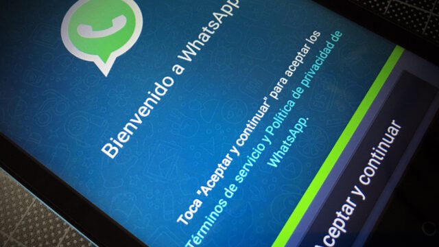 Начален екран на WhatsApp на смартфон – чатботът на приложението получи скрити инструкции